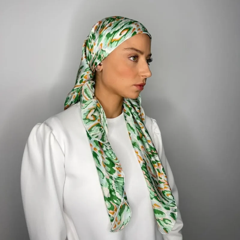 ⁦קרפ סאטן הדפס לבן ירוק⁩ – תמונה ⁦4⁩