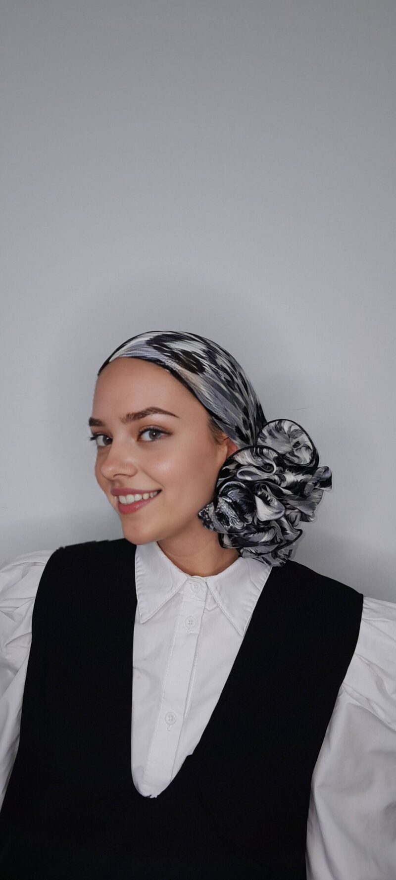⁦שיפון הדפס שחור אפור לבן נוצצת⁩ – תמונה ⁦3⁩