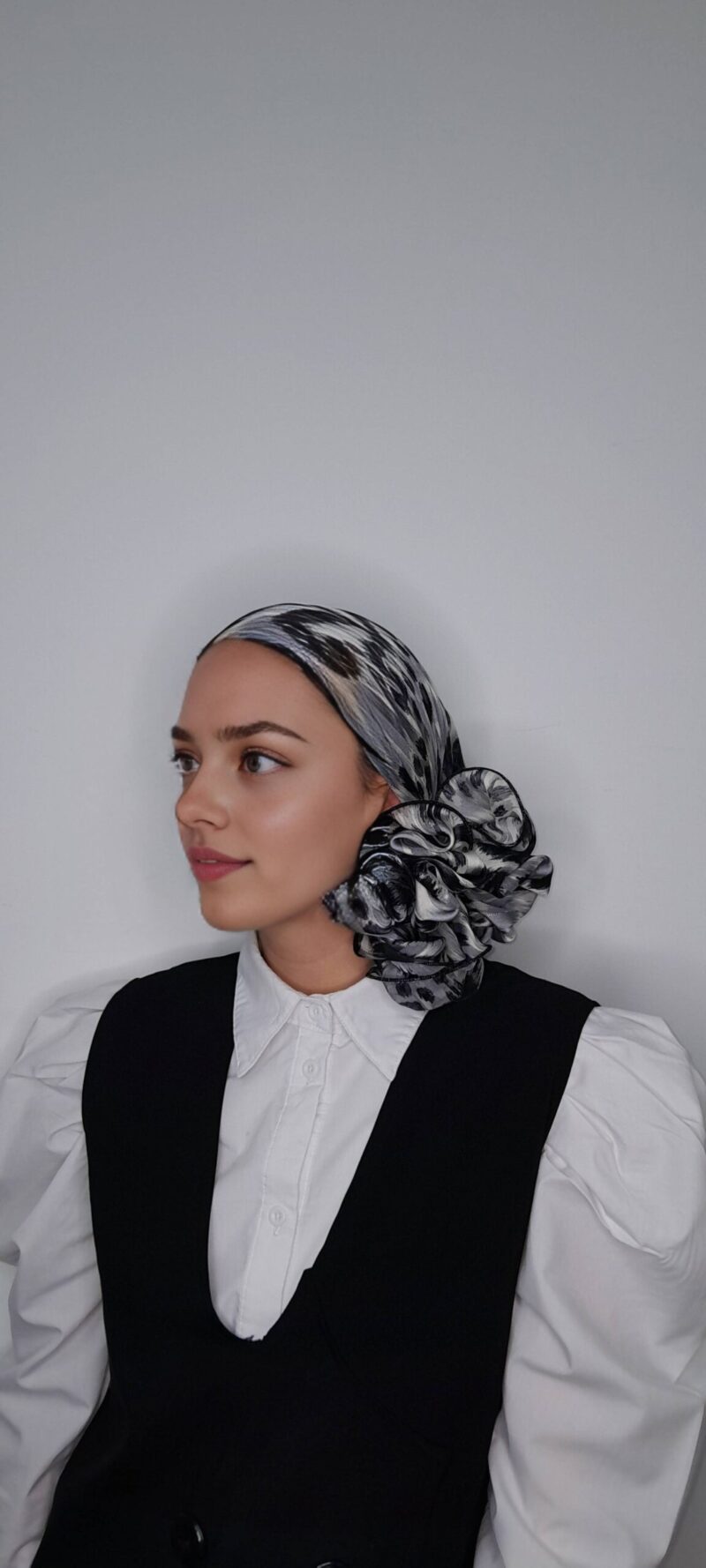 ⁦שיפון הדפס שחור אפור לבן נוצצת⁩ – תמונה ⁦6⁩