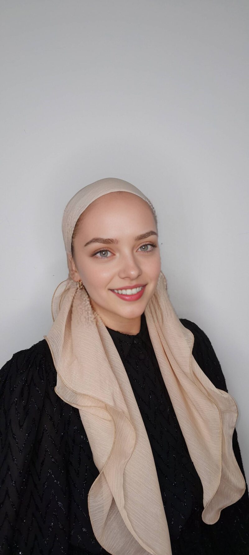 ⁦שיפון נוצצת בצבע ניוד חגיגית⁩ – תמונה ⁦3⁩
