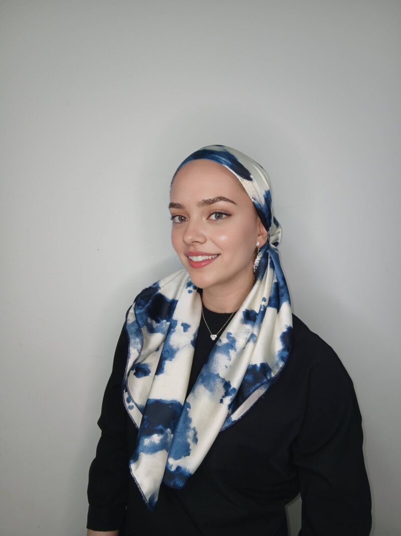 ⁦קרפ סאטן הדפס תאי דאי כחול לבן⁩ – תמונה ⁦4⁩
