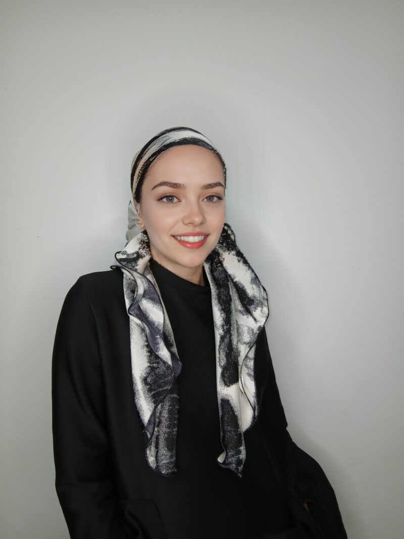 ⁦קרפ סאטן הדפס פסים שחור ולבן⁩ – תמונה ⁦6⁩