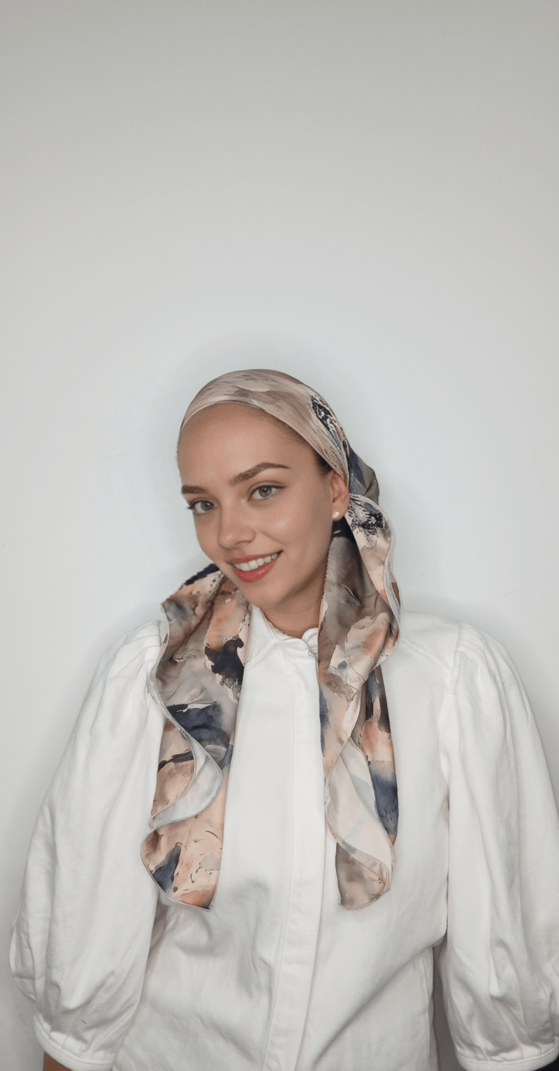 ⁦קרפ סאטן הדפס אפור כחול ואפרסק⁩ – תמונה ⁦5⁩